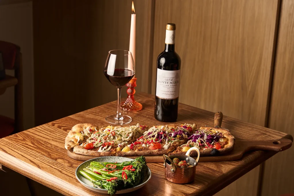 Pre-Theatre Dining Fitzrovia near Tottenham Court Road Station, Dominion Theatre, Soho Place Theatre, Phoenix Theatre and Shaftesbury Theatre